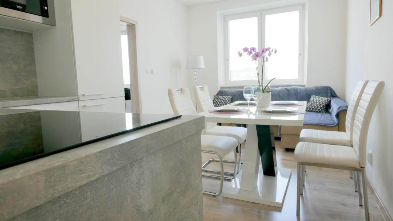 Apartman U Louckeho Klastera 2 Plus Kk Зноймо Екстериор снимка